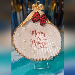 Handcrafted Seashell Ornament – Merry & Bright 🎄✨